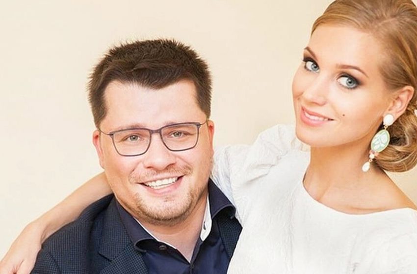  «Чем она лучше Асмус?»: поклонники уже во всю сравнивают новую избранницу Гарика Харламова с его бывшей супругой