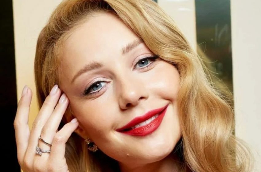  «Батюшки, какая красавица!»: Тина Кароль c расставленными ногами засветила привела фанатов в восторг