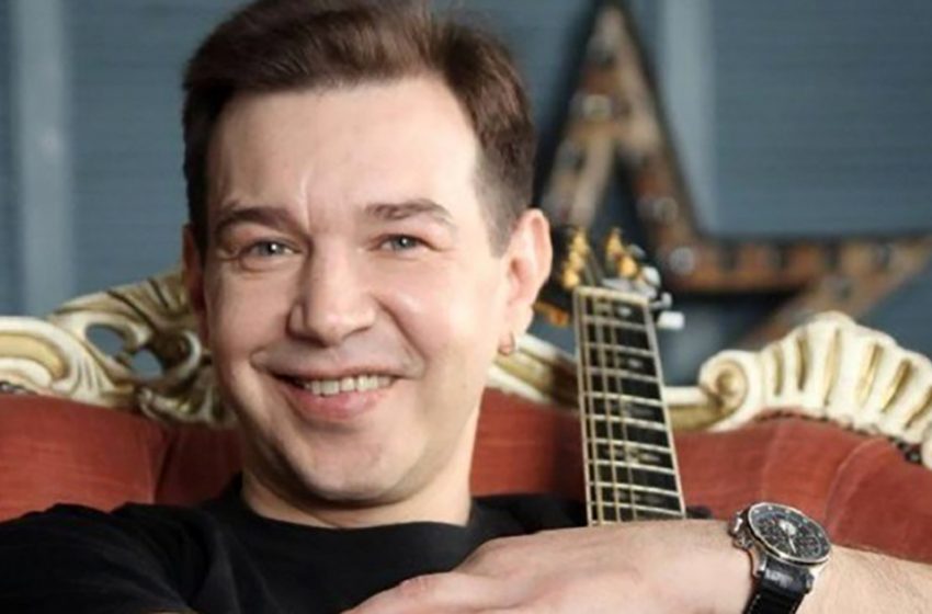  «Стал неузнаваем»: звезда 90-ых Сергей Чумаков заметно похудел и побрился налысо