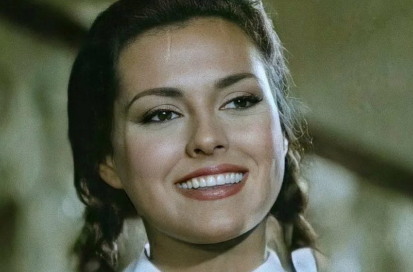  «Очаровательна даже в 58»: как сегодня выглядит Айдан Шенер – звезда сериала «Королёк – птичка певчая»