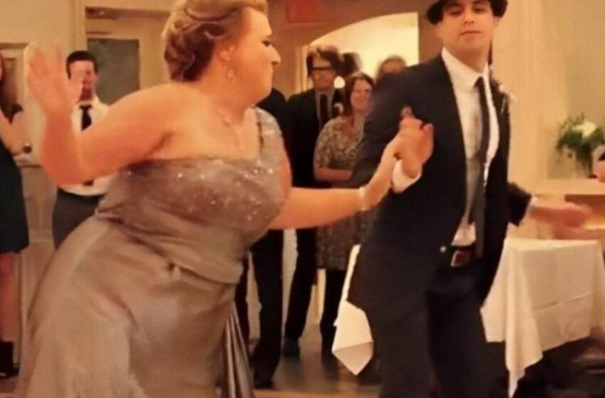  «Гости ошеломлены смелостью мамы жениха»: Танец на свадьбе, который определенно стоит посмотреть