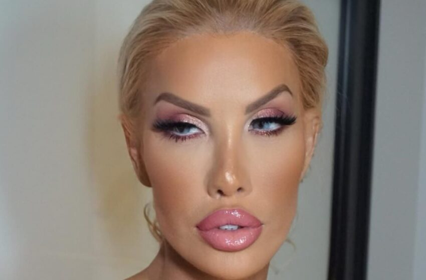  Женщина-трансгендер потратила миллионы, чтобы добиться внешности, похожей на Барби: Как выглядит ее бойфренд, «человек-кукла Кен»?