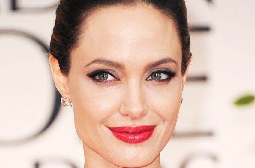  «Утерла бывшему нос»: Джоли вышла в свет в компании нового возлюбленного