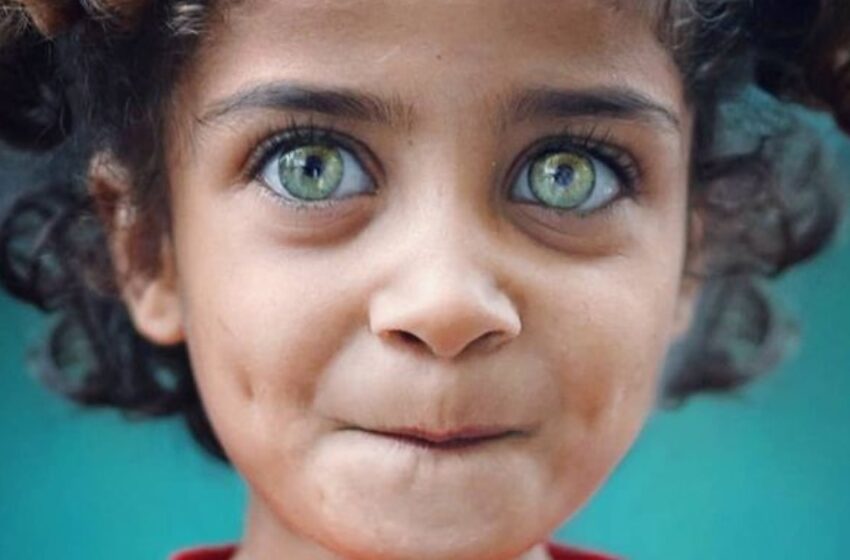  «Они сияют ярче, чем все бриллианты в мире»: 17 фотографий детей с удивительно красивыми глазами
