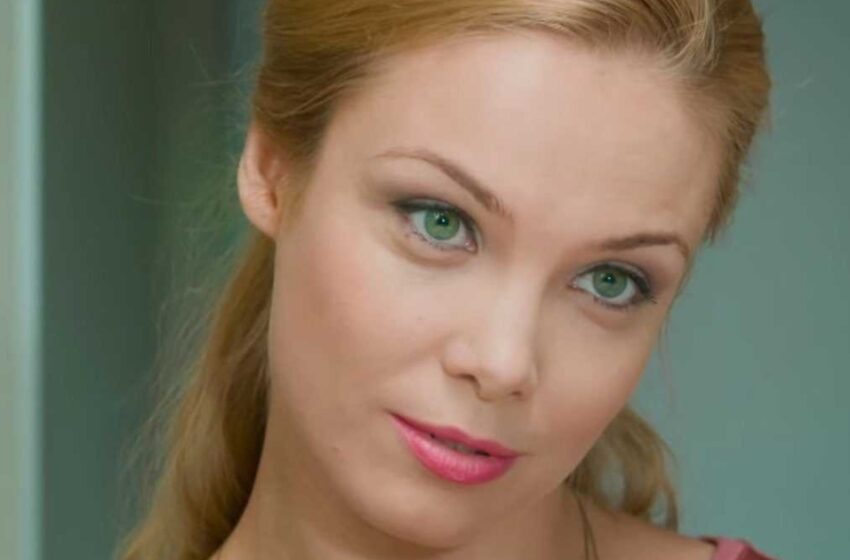  «Живет с мачехой при живой матери»: почему 15-летняя дочь Арнтгольц поселилась в доме отца?