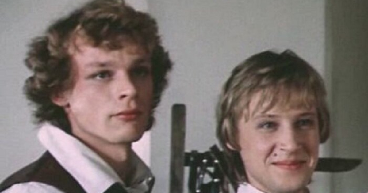 Жигунов и харатьян. Харатьян и жигунов. Кто озвучивал жигунова в гардемаринах и почему. Харатьян гардемарины. Жигунов и харатьян в молодости.