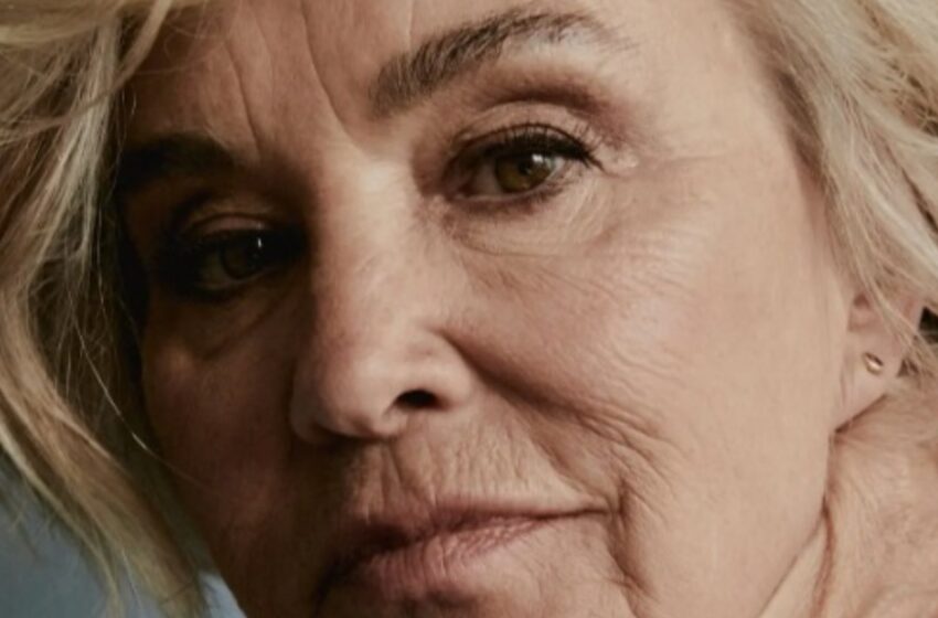 Уже отметила 76-летие! Посмотрите на эту легендарную актрису, которая продолжает сиять, несмотря на возраст