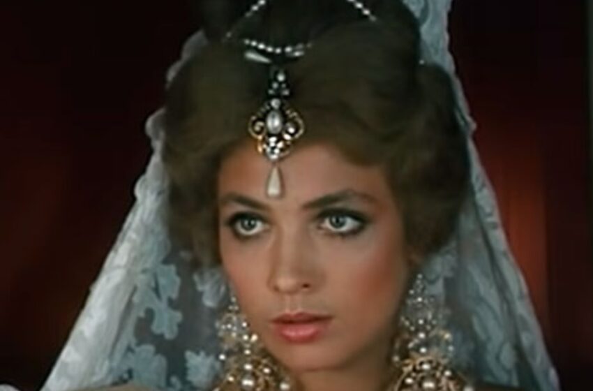  В нее влюблялись и теряли память. Эта советская актриса считалась одной из самых красивых, но сегодня так уже не сказать