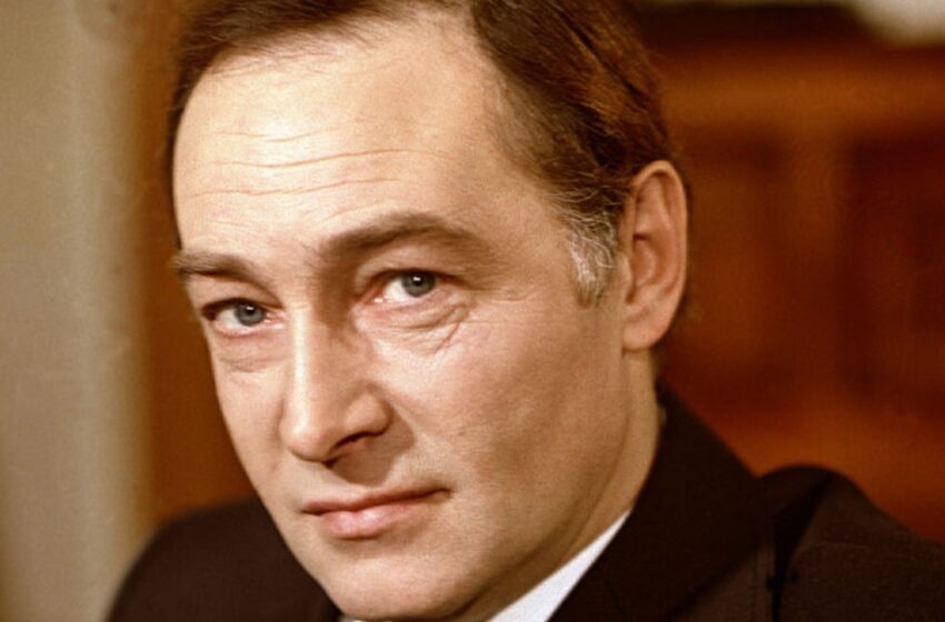  «На кладбище его монумент – самый дорогой»: Как выглядит памятник на пристанище Тихонова?