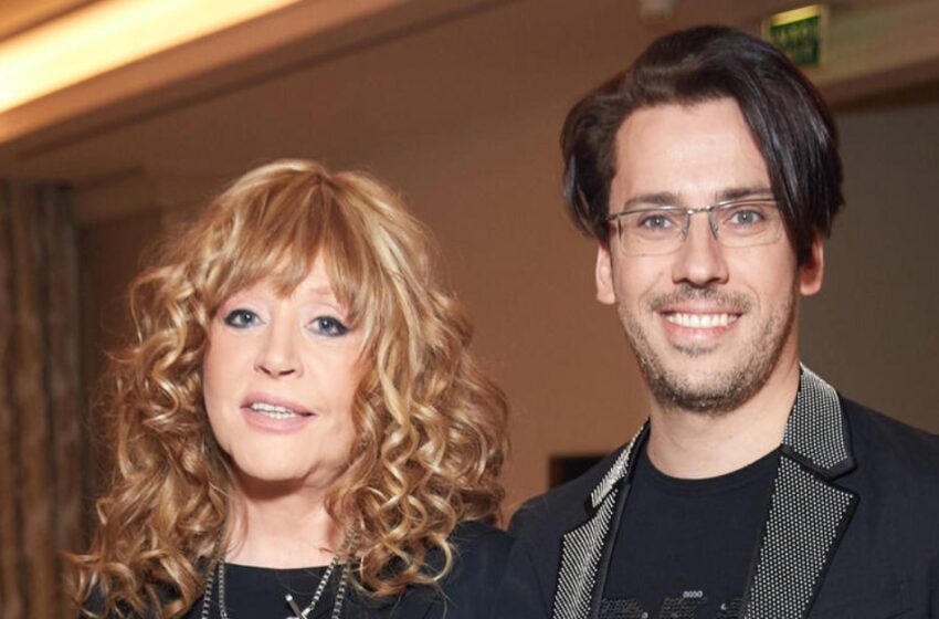  Пока злые языки судачат — они сияют вместе!  Пугачёва и Галкин посетили спектакль и обворожили своей красотой